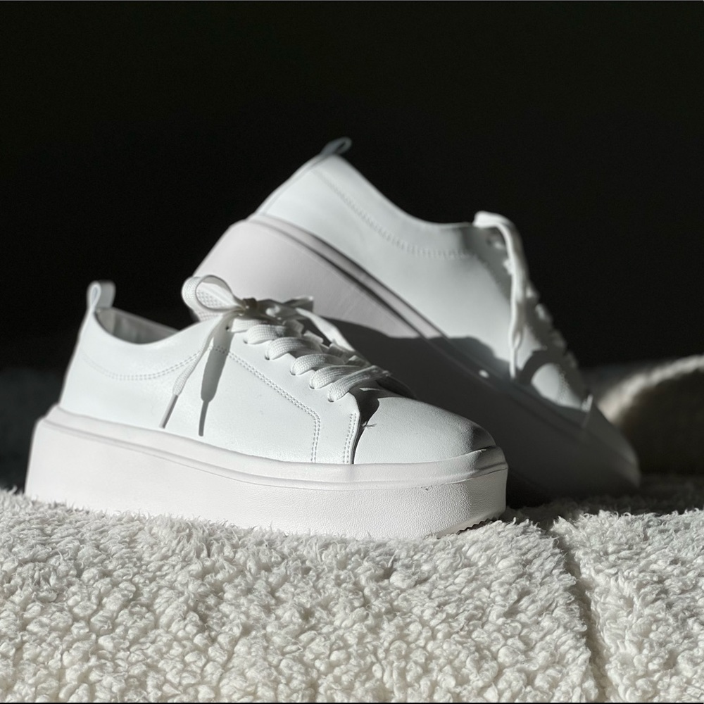 PLATFORM SNEAKERS